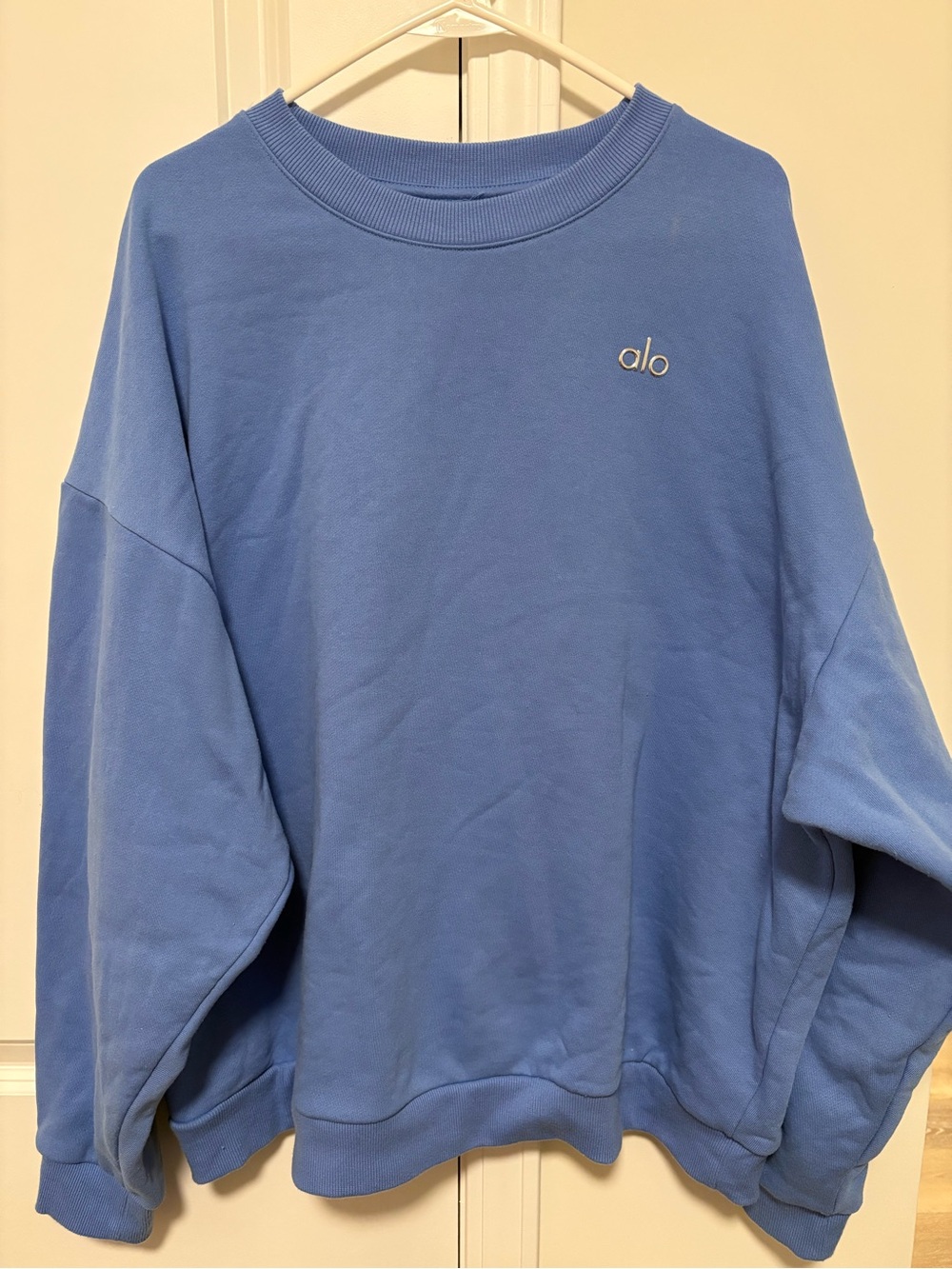alo Accolade Crewneck Pullover